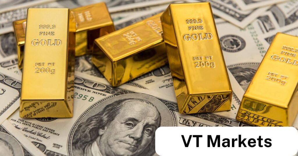 Gold bars weighing 200 grams each placed on top of US dollar banknotes symbolising XAUUSD trading and the value relationship between gold and the US dollar in financial markets